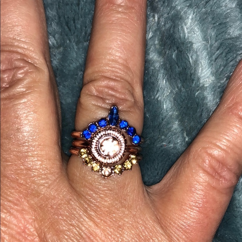 Exotic three ring set